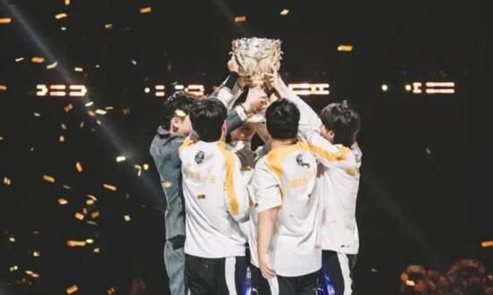 小伞战队评级 S：EDG S-：LNG、RNG、TES
