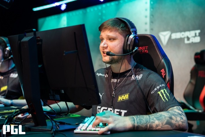 B8 在2025年StarLadder布达佩斯Major第二阶段的首场比赛中击败了 Team Liquid