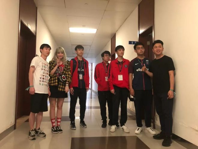 G2 3-1 FNC：一年四冠统治欧洲，G2力克FNC问鼎LEC年度冠军